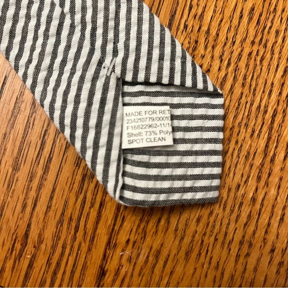 Necktie toddler boys 10.5in gray and white seersucker stripes